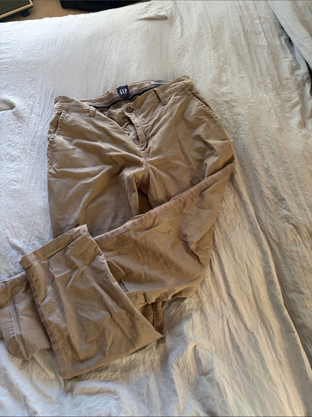 GAP women’s relaxed girlfriendChino Pants - gray